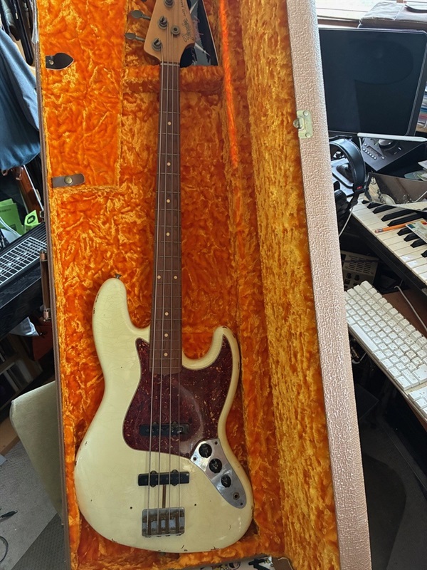 Fender Custom Shop 1964 Jazz Bass Relicの画像